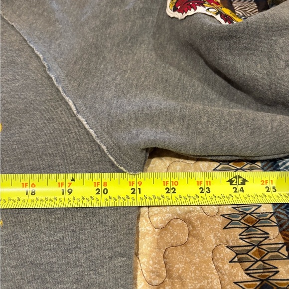 Gray Gryffindor Universal Studio Sweatshirt - Picture 8 of 10